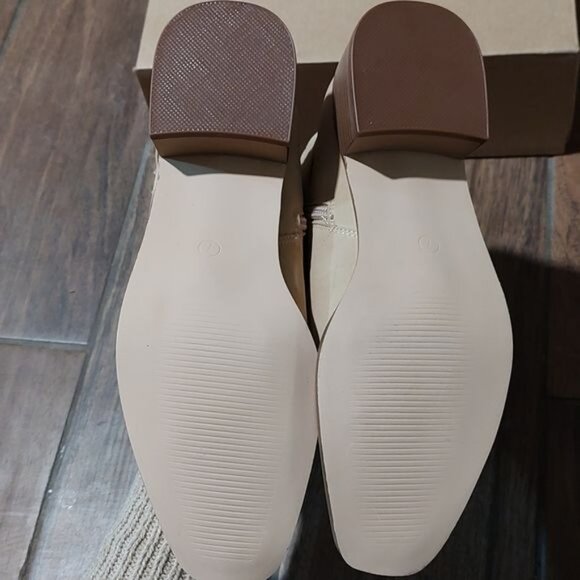 NIB 7 tan camel buckle belted bootie gold zipper block heel - Picture 5 of 6